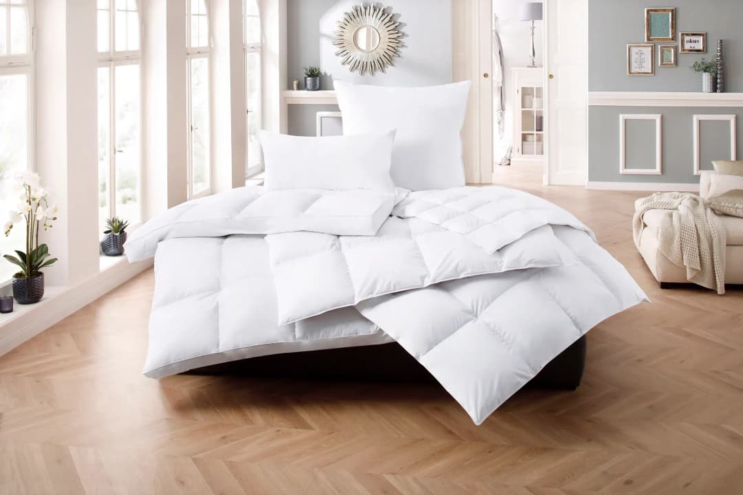 Daunenbettdecke OTTO HOME "Loftet, Bettdecke 135x200, 155x220 cm und weitere Größen", weiß, B:155cm L:220cm, Bezug: 100% Baumwolle. Füllung: 90% Daunen, 10% Federn, Bettdecken, Bettdecken, Sommer, Winter, Decke ist Made in Green zertifiziert