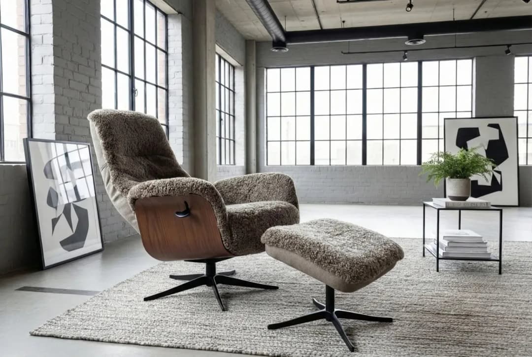 Relaxsessel SILVA Schaffell 77 x 106 x 77 cm Beige mit Hocker, drehbar