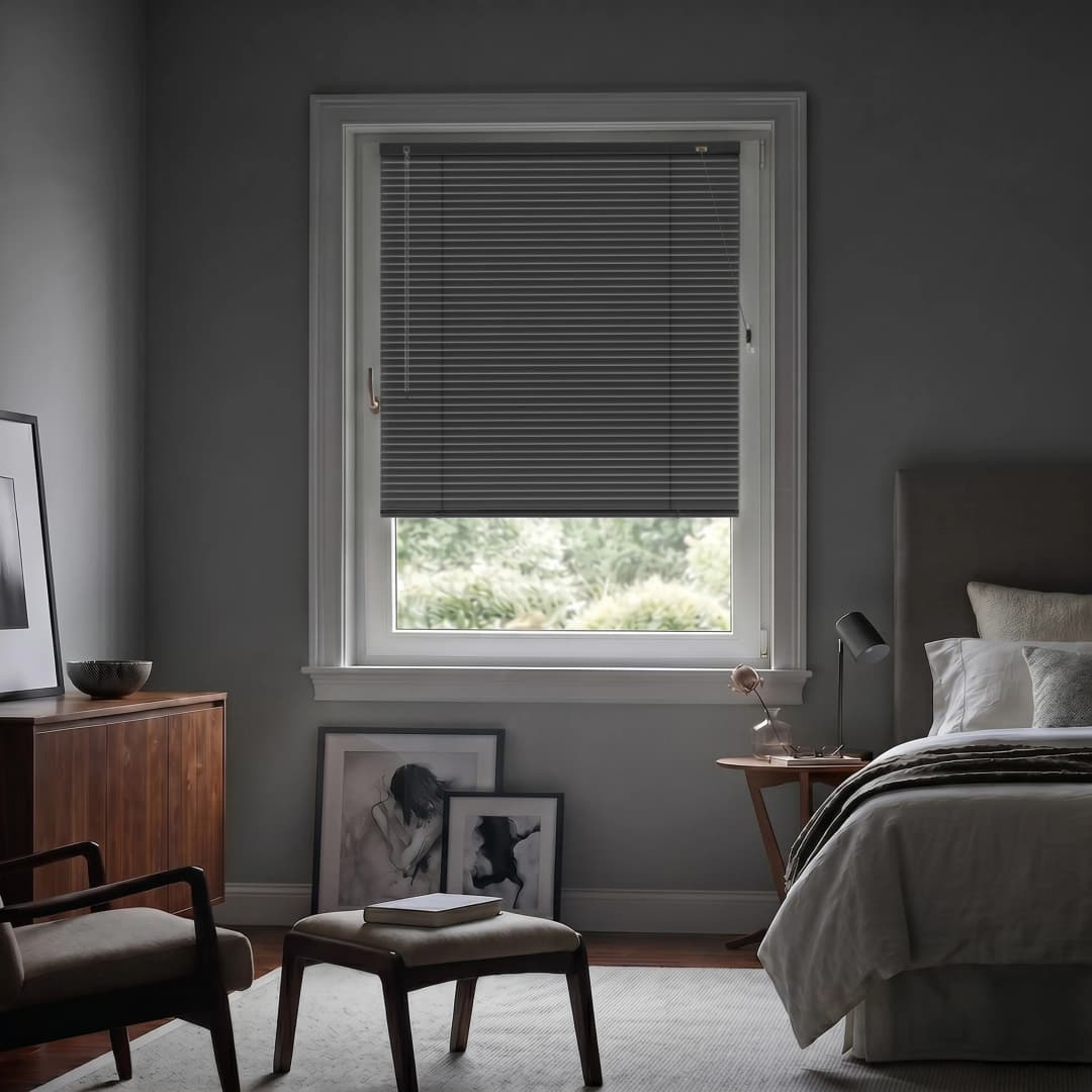 LightLess Prime Aluminium-Jalousie | 25 mm, verdunkelnd, 110 x 200 cm, schwarz matt